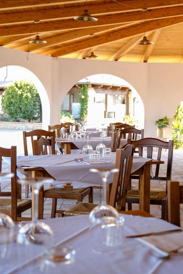 Masseria Crocco Montalbano Ionico Buitenkant foto