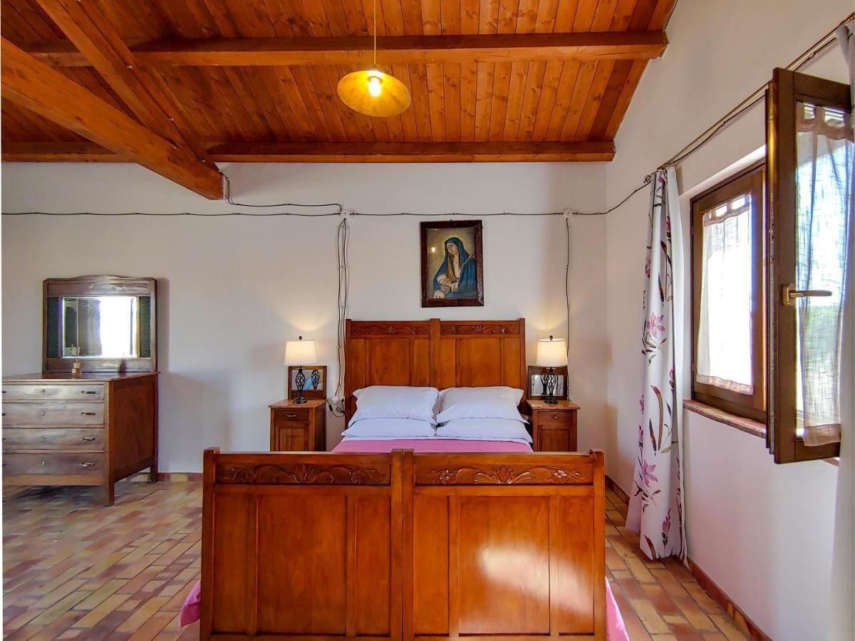 Masseria Crocco Montalbano Ionico Buitenkant foto