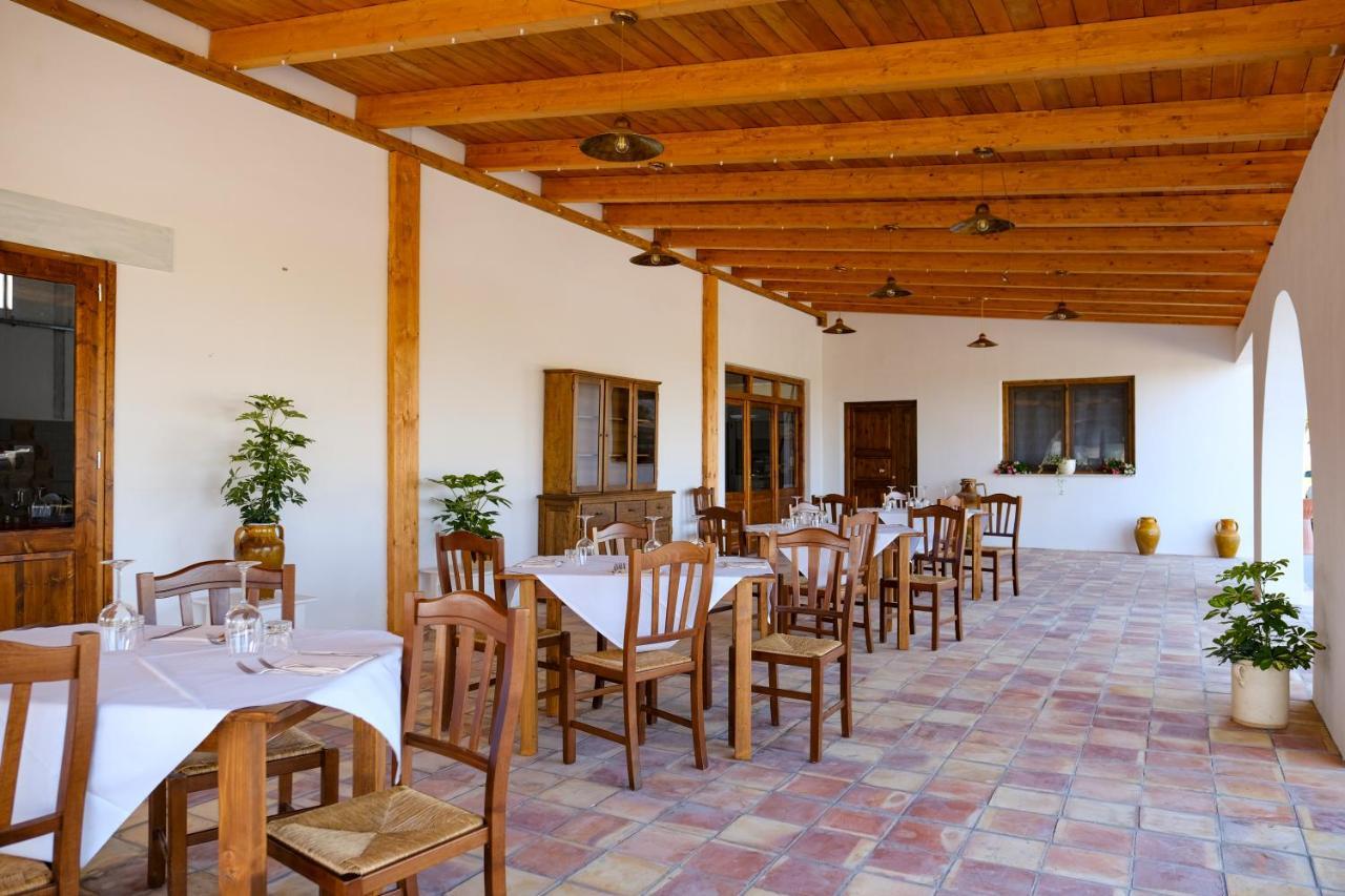 Masseria Crocco Montalbano Ionico Buitenkant foto